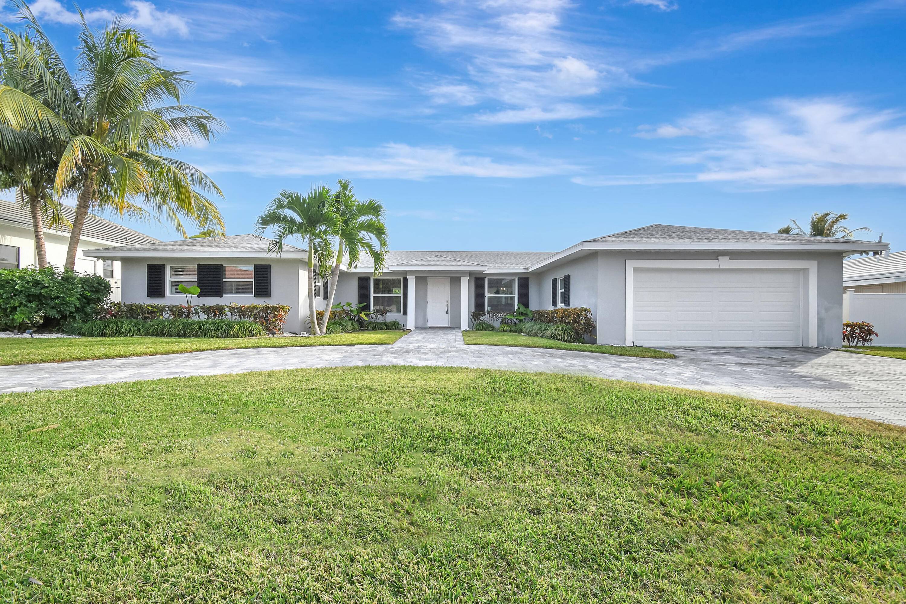 Discover Unparalleled Luxury and Elegance in This Stunning Boynton Beach Home Meticulously crafted, it boasts new electrical and plumbing no cast iron pipes The chef's kitchen features stunning quartz countertops, ...