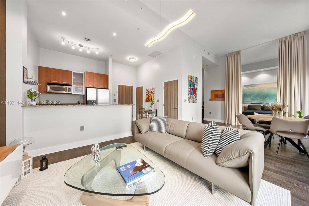 BEAUTIFUL MODERN LOFT FOR SALE AT METROPOLIS II AT DADELAND !