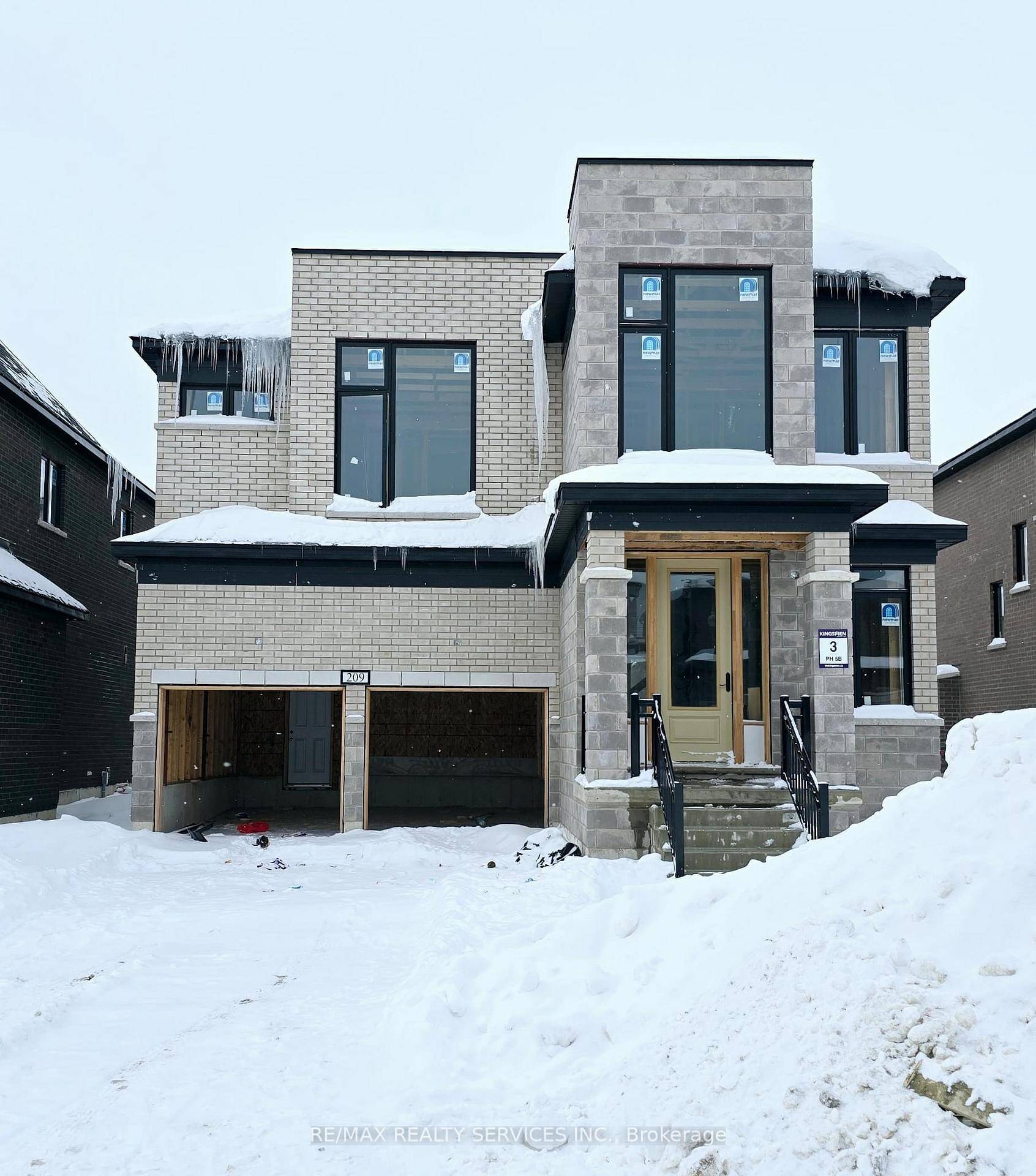 Stunning Assignment Sale Luxurious 4 Bedroom Detached Home !