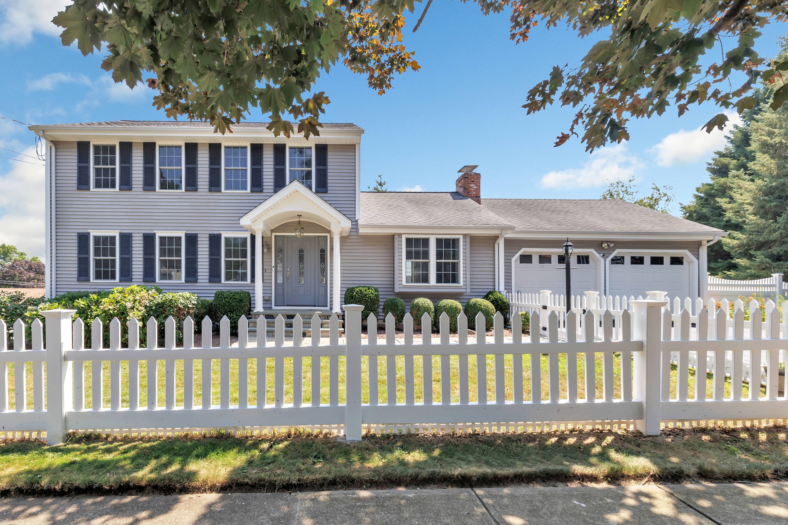 Final offers to be submitted by Monday 8 4 25 by noon Welcome to this charming colonial nestled on a quiet cul de sac in Stratford's highly sought after North ...