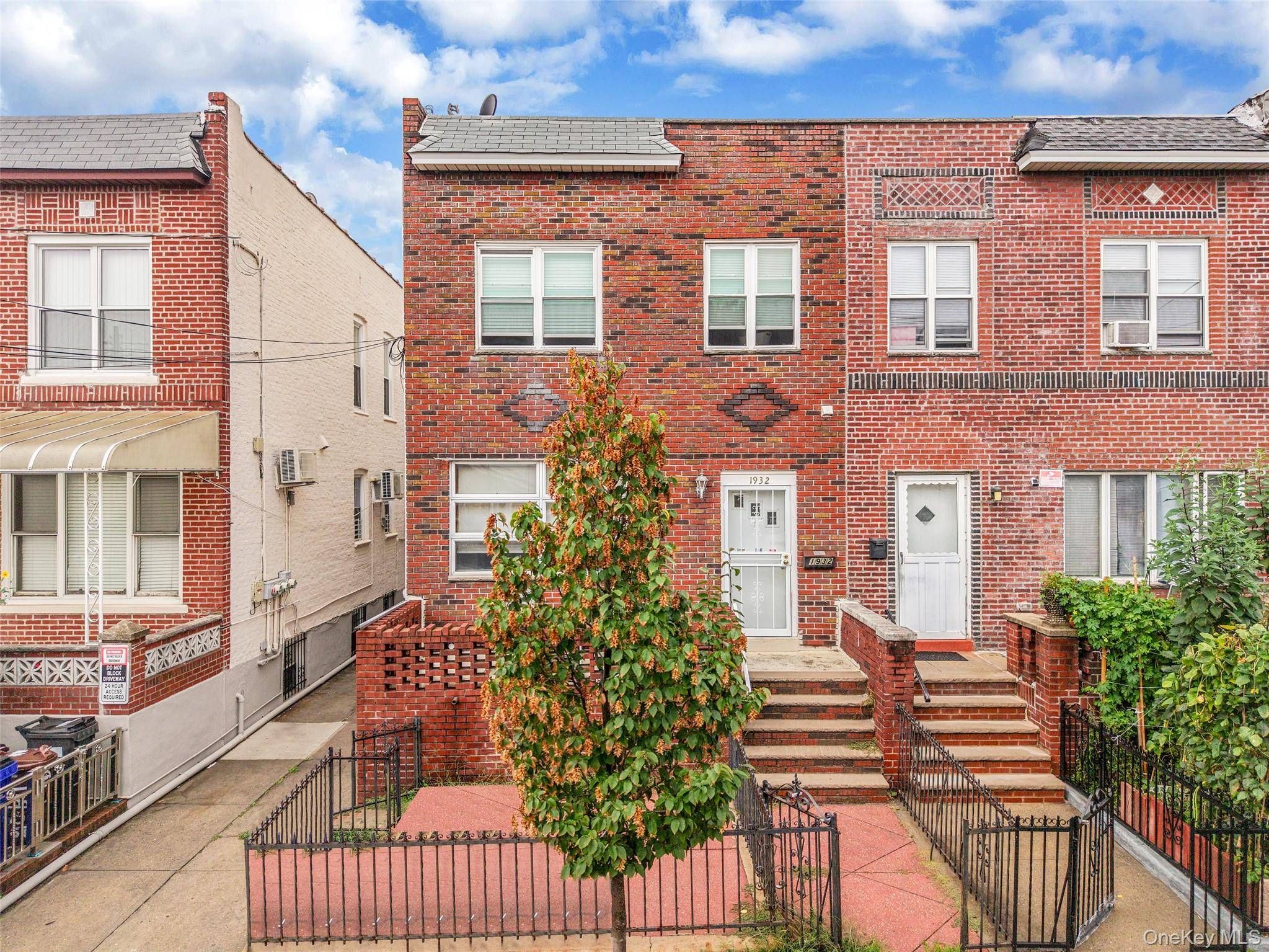 A not to be missed, well maintained Duplex home.