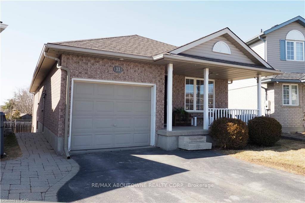 Beautiful bungalow upper unit available for rent starting November 1st, located in the desirable south end of Guelph.
