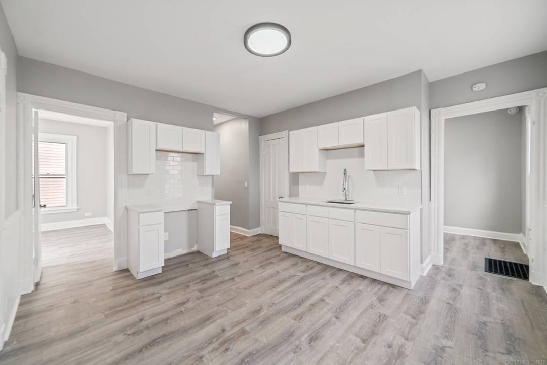 58 Derby Avenue 3367 Sq Ft 2 Family Situated on 0.