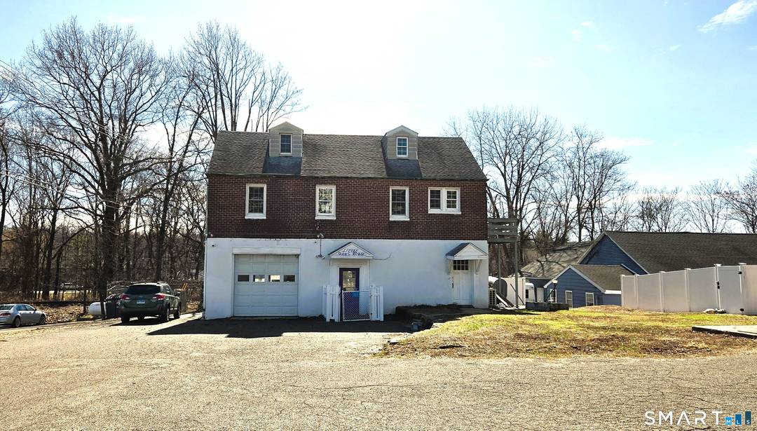 Prime commercial opportunity in the highly active Mill Plain corridor in Danbury.