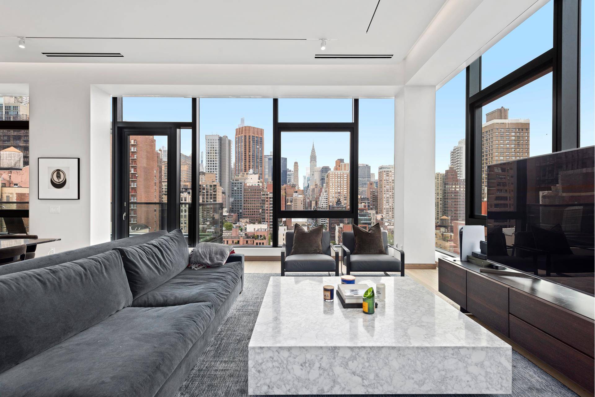 Penthouse A at 88 amp ; 90 Lex is a gorgeous four bedroom, four and a half bath corner residence that redefines urban indoor outdoor living.