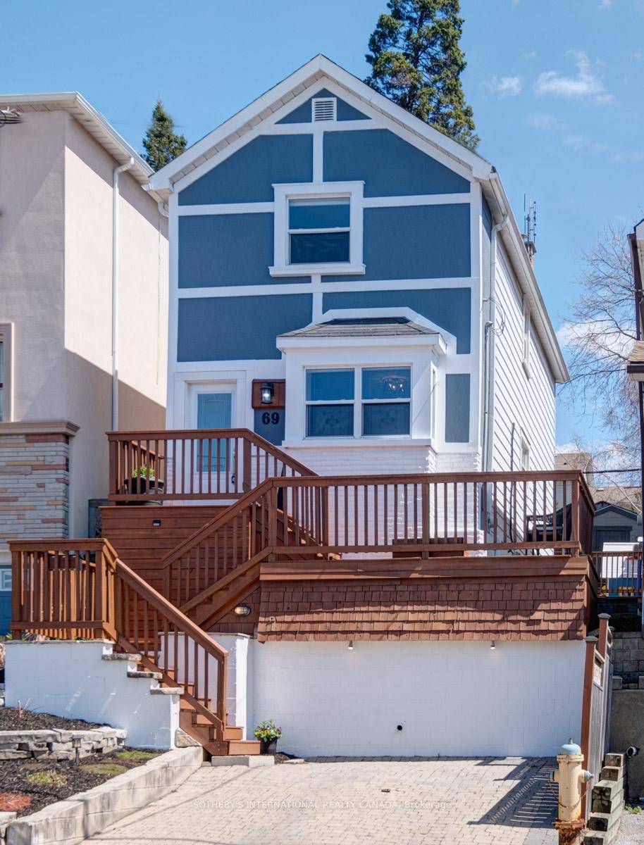 Beautifully appointed detached home in the popular Clairlea neighborhood.
