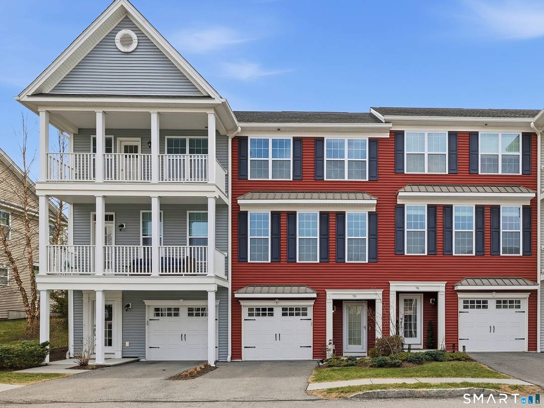 Looking for a turn key home that is both sophisticated and spacious ?