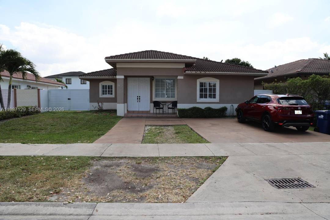 beauty home, close to schools, very spacious, 4bedrooms and two bathroom and 1 2, very big and nice patio Virtual Tour https www.