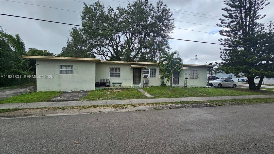 Don t miss this opportunity to own an income producing duplex in the heart of North Miami Beach.