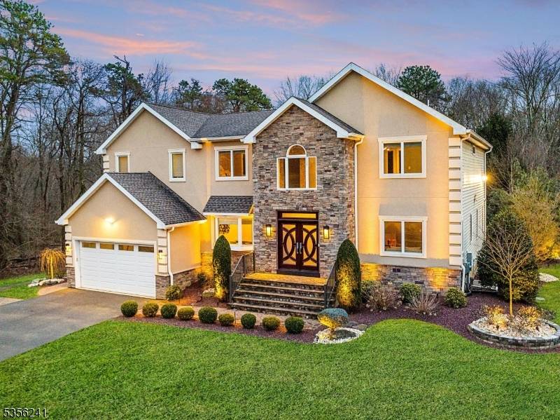 Alex Ct Monroe Twp. New Jersey Single-Family