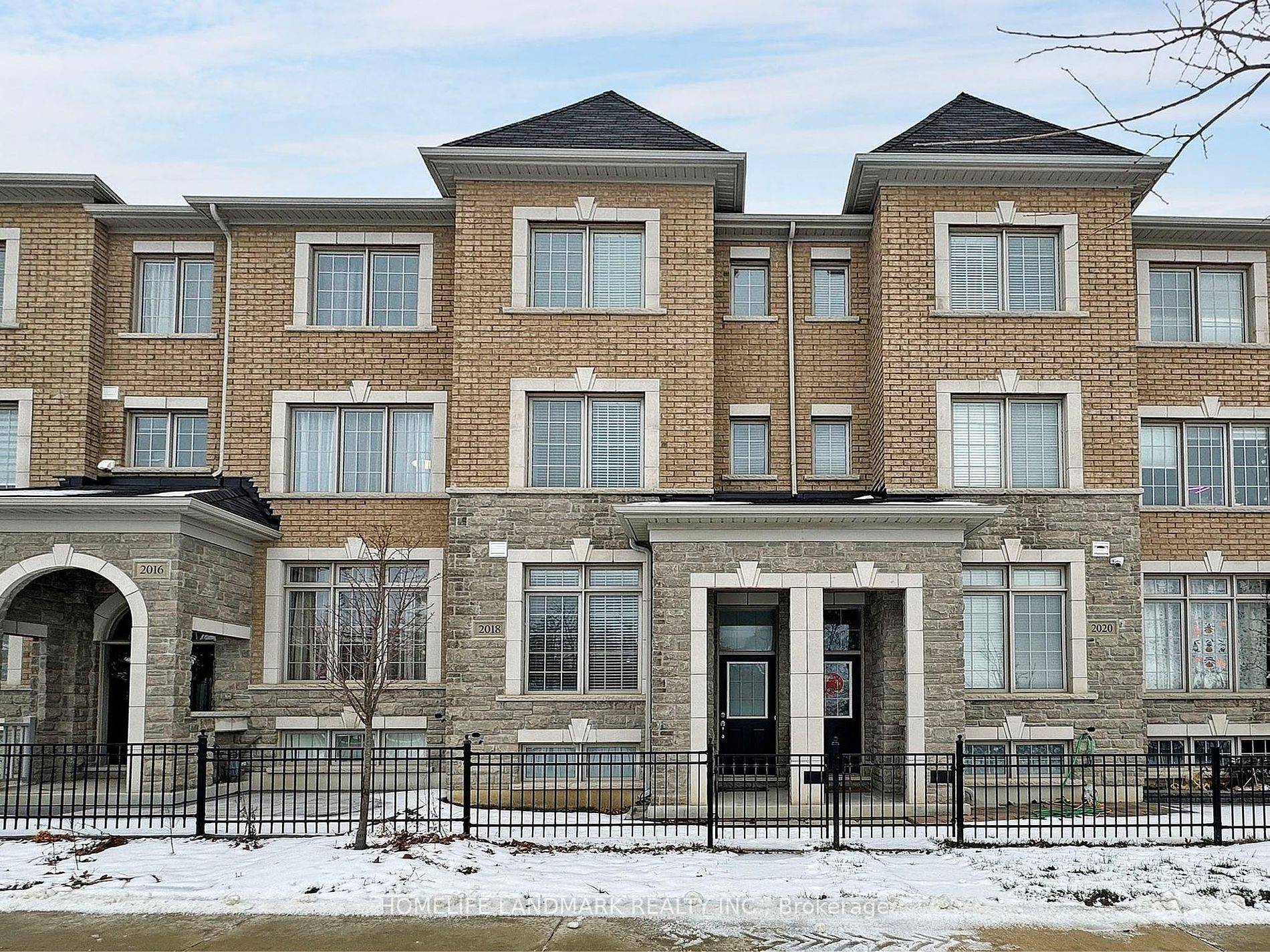 Beautiful Townhome in the Desirable Cornell Rouge community.