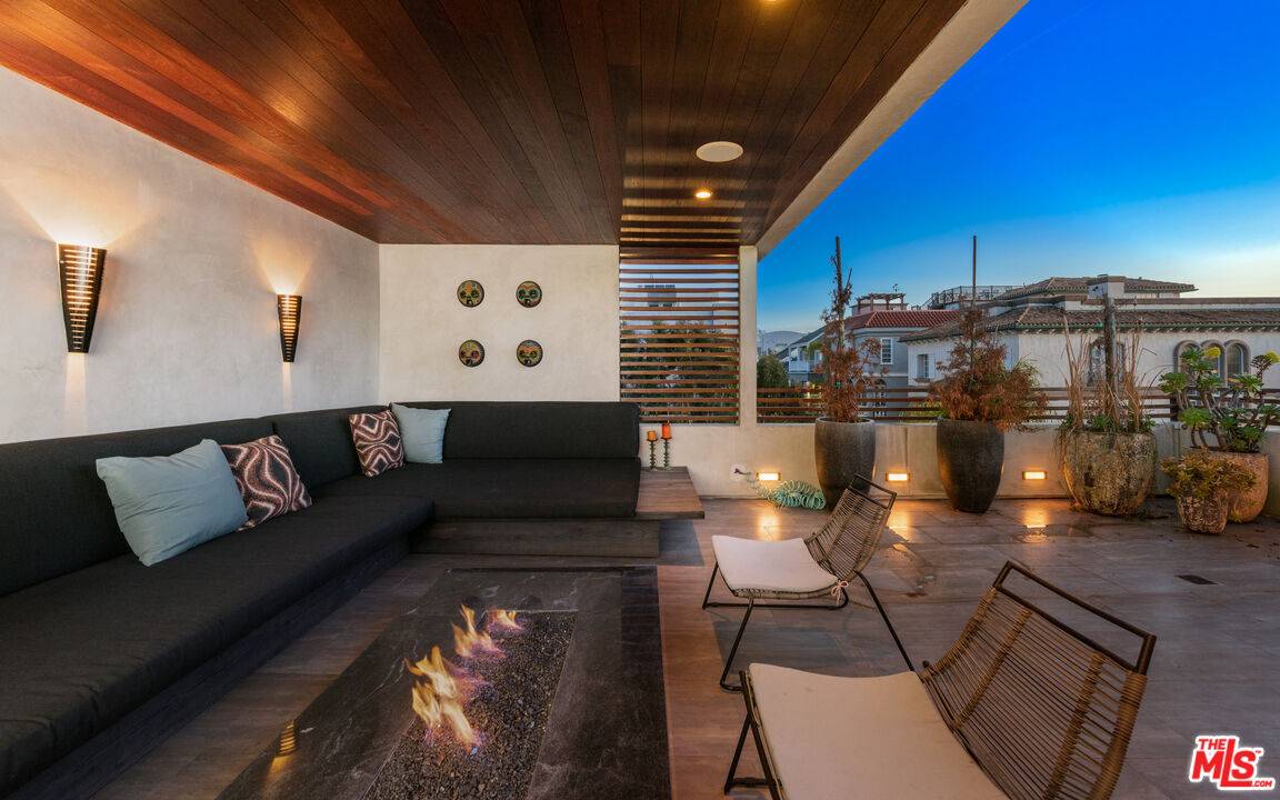 4616   Roma Ct 4BR Marina Del Rey La