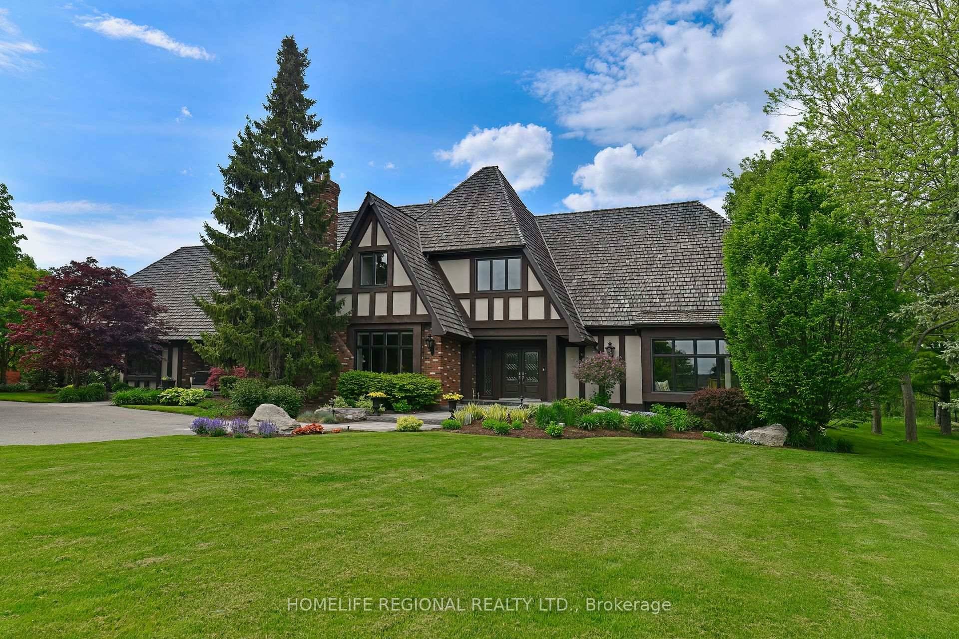 Welcome to 14 Buggey Lane in the prestigious Deer Creek community.