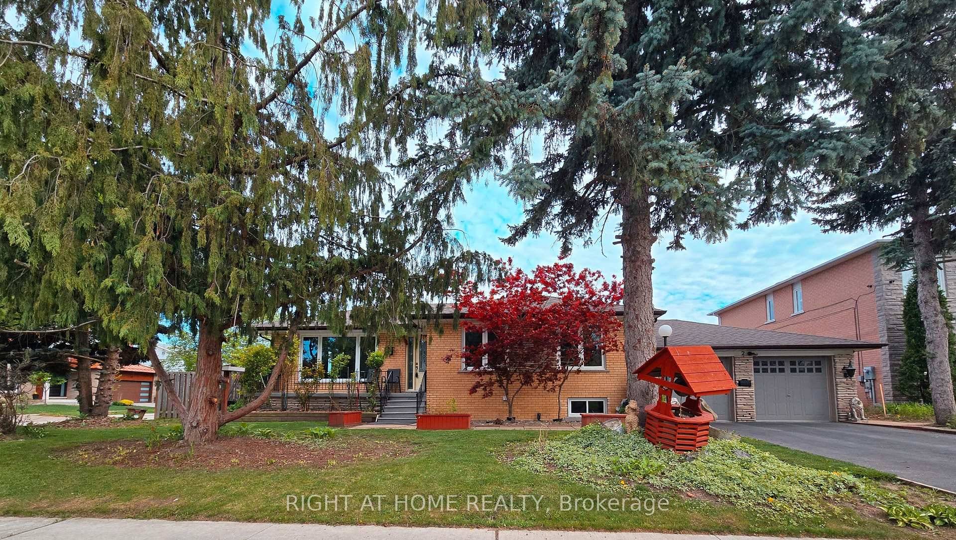 Nestled in the highly sought after Agincourt neighborhood, this beautifully maintained detached bungalow offers an exceptional opportunity for families and investors alike.