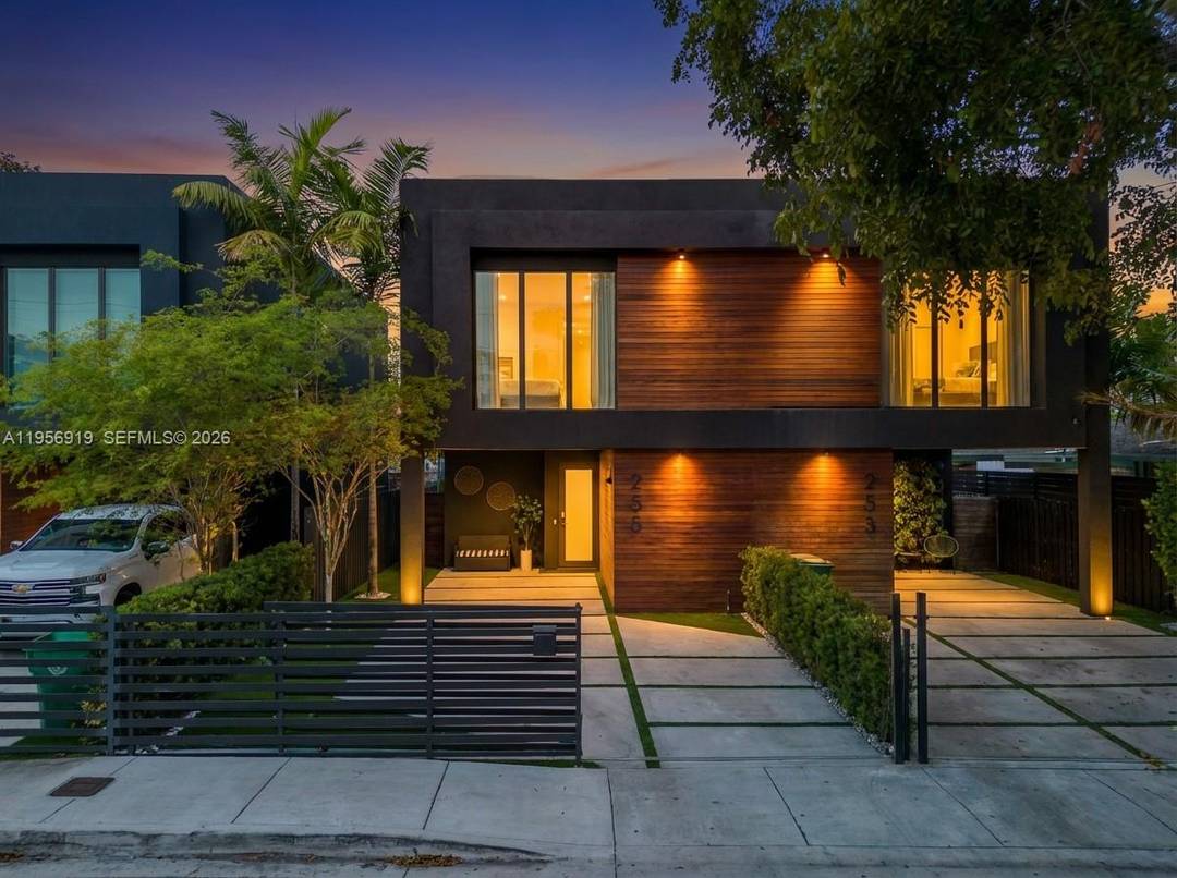 Stunning modern townhome located just two blocks from the world renowned Miami Design District, surrounded by premier fashion houses, designer showrooms, and top dining destinations.