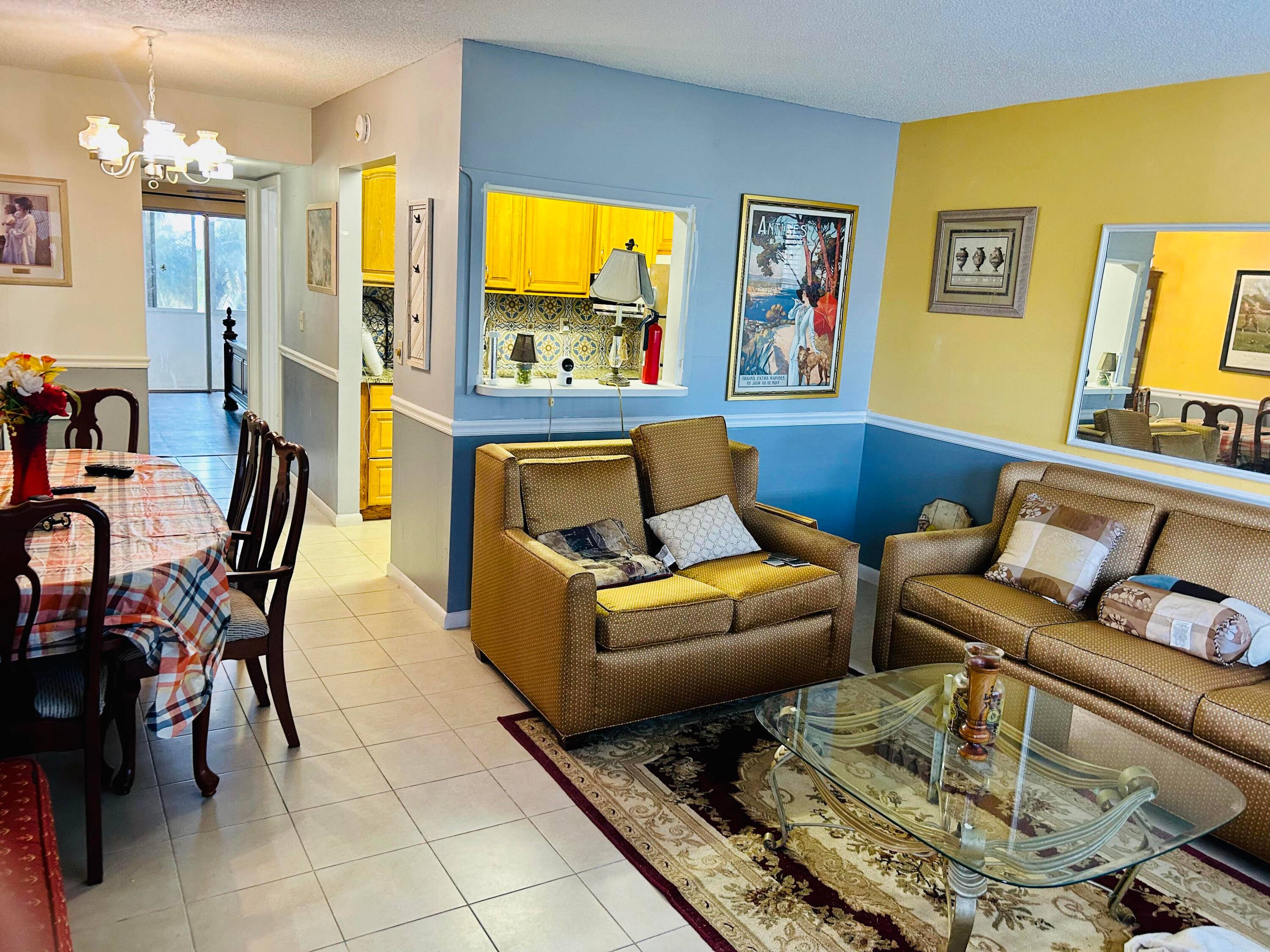 55 n over 1ST FLOOR, Well maintained building, this charming one bedroom, one bath condominium offers a perfect blend of comfort and convenience.