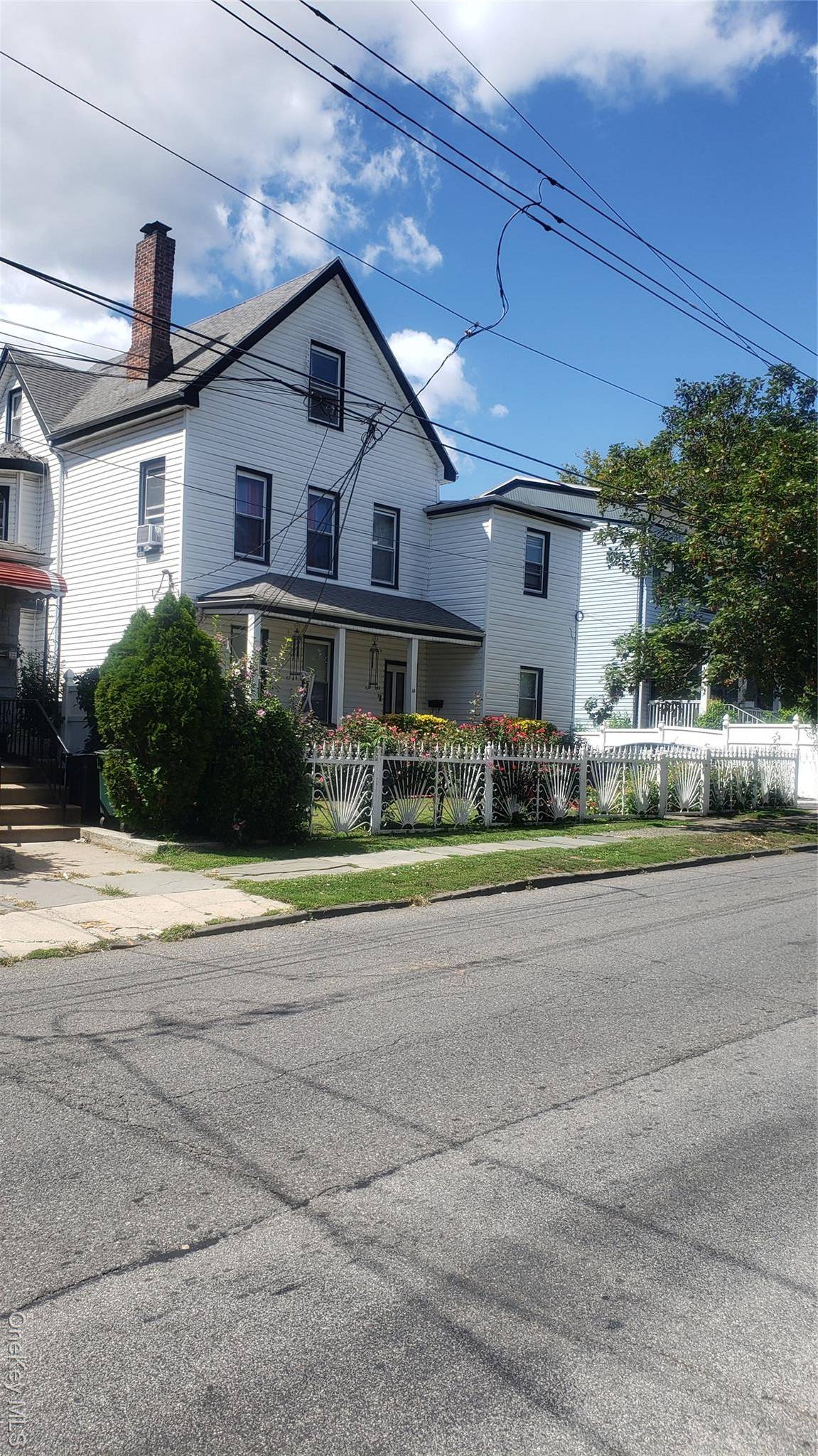 RARE FIND ! LARGE LEGAL FULLY DETATCHED 3 Family House w Fully Finished Bsmt w Seperate Entrance, 10 CAR DRVWY, 2 CAR GARAGE, Large Storage Barn on 6900 Sq.