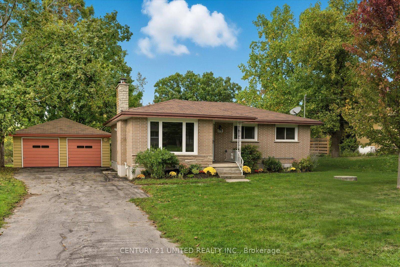 Welcome to this one owner home, ideally located on a quiet dead end street just minutes from Peterborough.