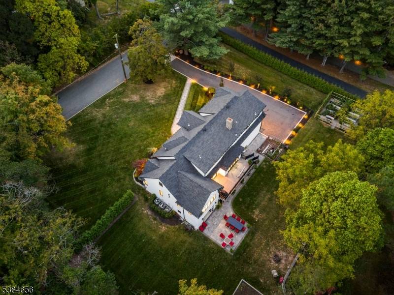Luxury living at its finest !