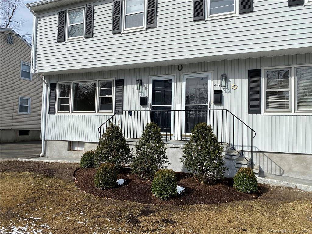 Recently renovated 3 bedroom townhouse.