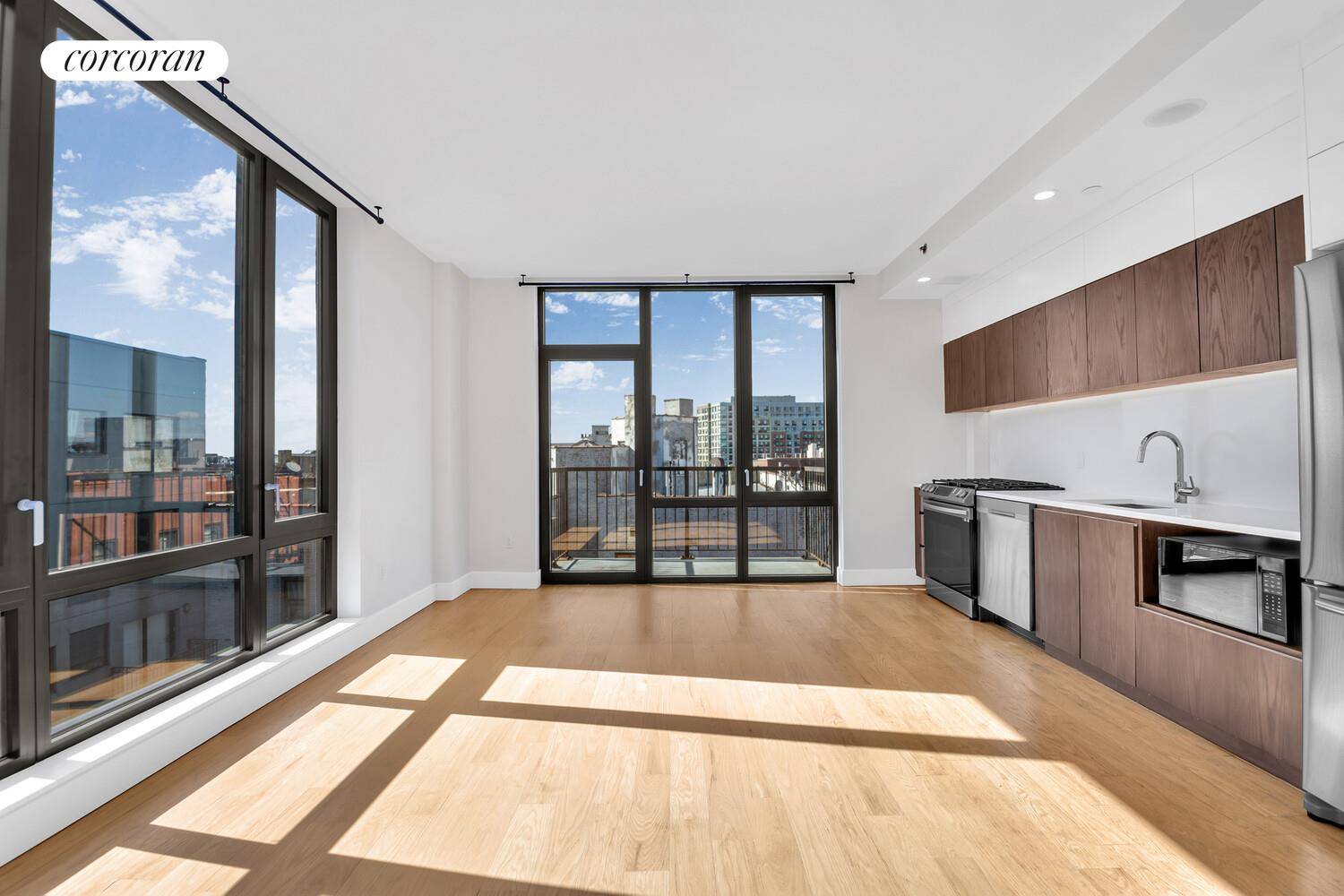 Welcome to Unit 8J, an exceptional, top floor residence that offers a premium lifestyle in the heart of Brooklyn.