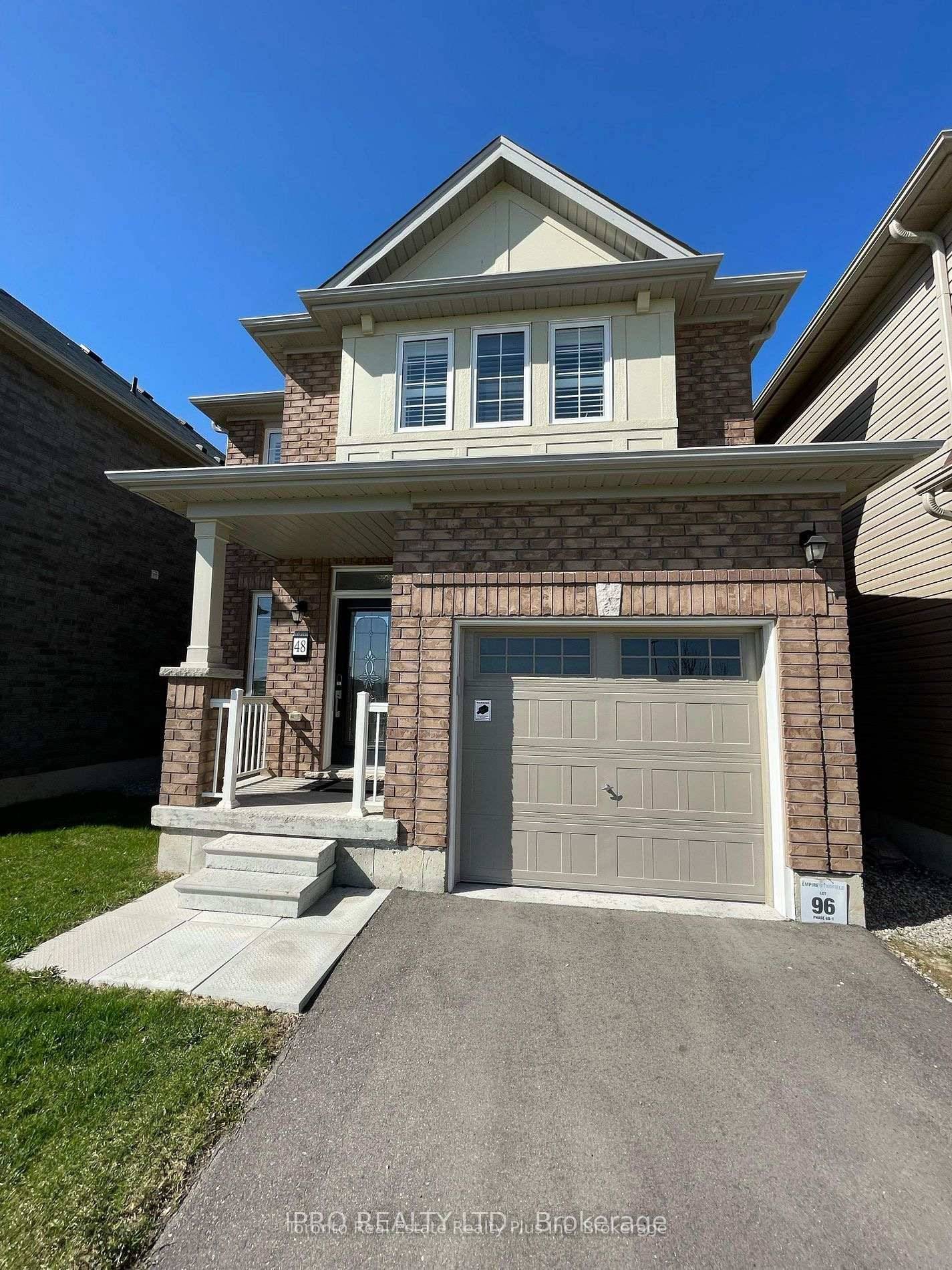 Welcome to your charming Brantford home in the thriving West Brant community !