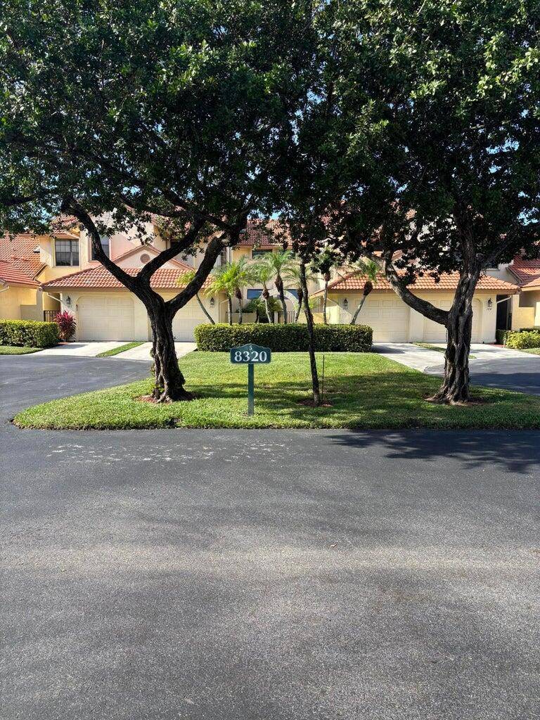 Come and enjoy a fabulous lifestyle in the beautifully landscaped community of ABERDEEN EAST in this spacious 3 bedroom 2bath condo which has been meticulously maintained and move in ready.