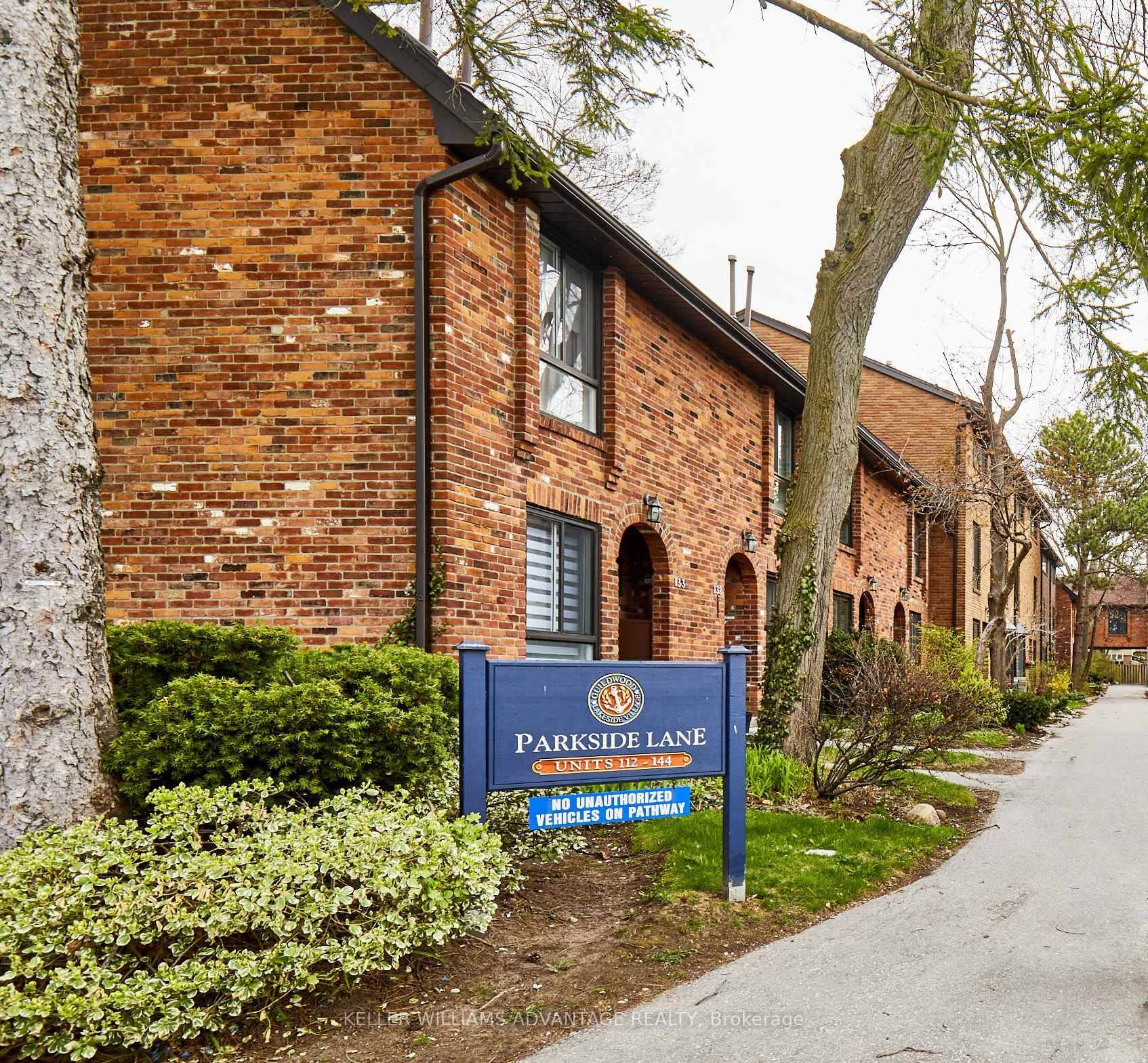 Executive Fixed Term Rental 4 bedroom, 2 bath townhome, partially furnished with underground parking !