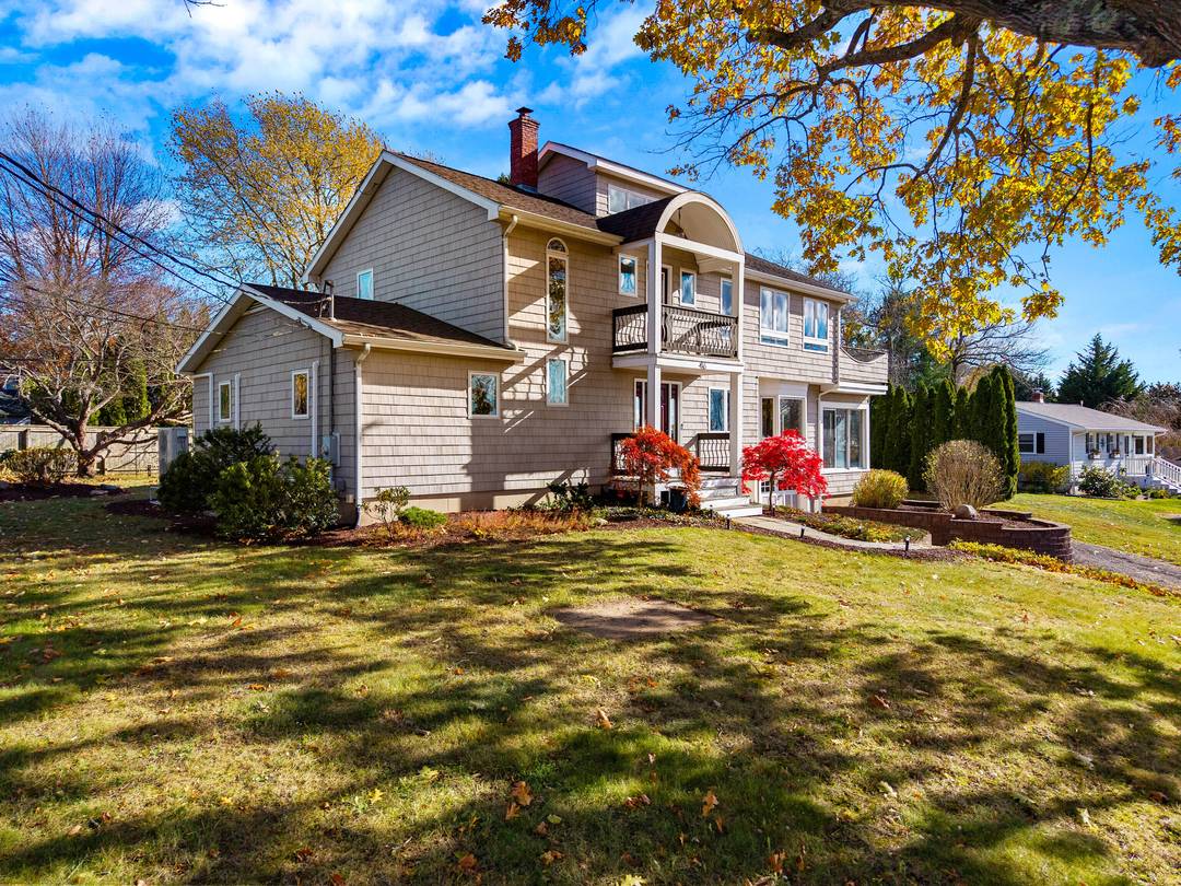 Dynamic 2900 Sq Ft Contemporary Colonial w Beautiful Water Views and Deeded Access to the Pattagansett River !