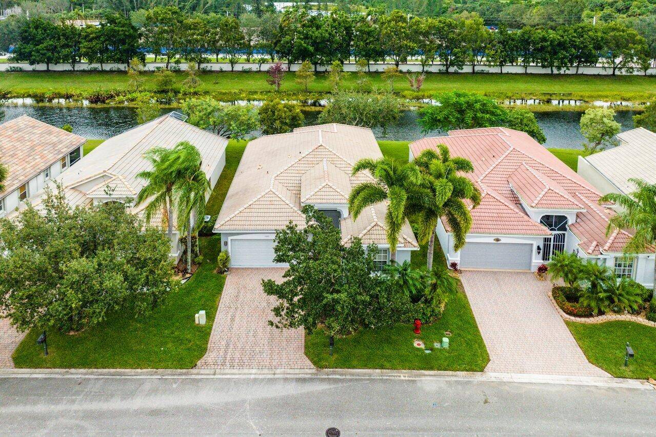 Welcome to Bellagio ! One of the most sought after premier 55 communities in Palm Beach !