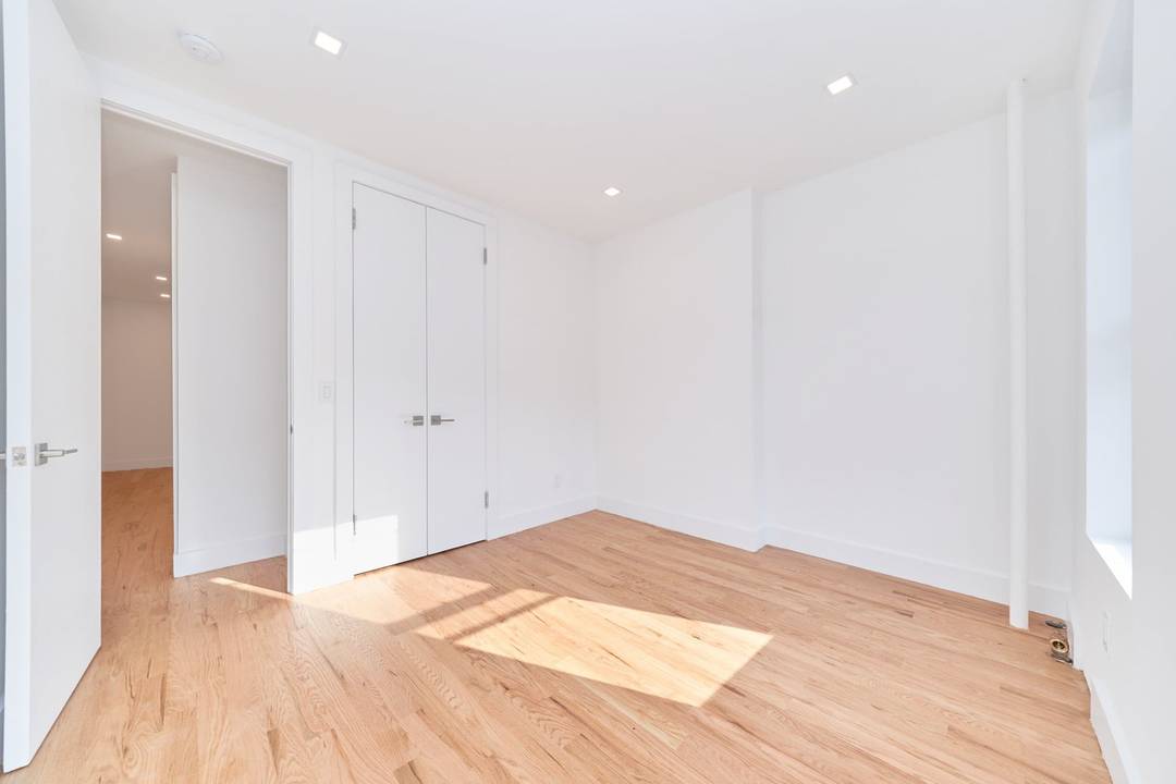 Rent stabilized unitApartment Amenities W D Dishwasher Brand New Stainless Steel Appliances Spacious Closet Space Natural Sunlight Hardwood FloorsNeighborhoodThis beautiful 4 story building is centrally located in the heart of ...