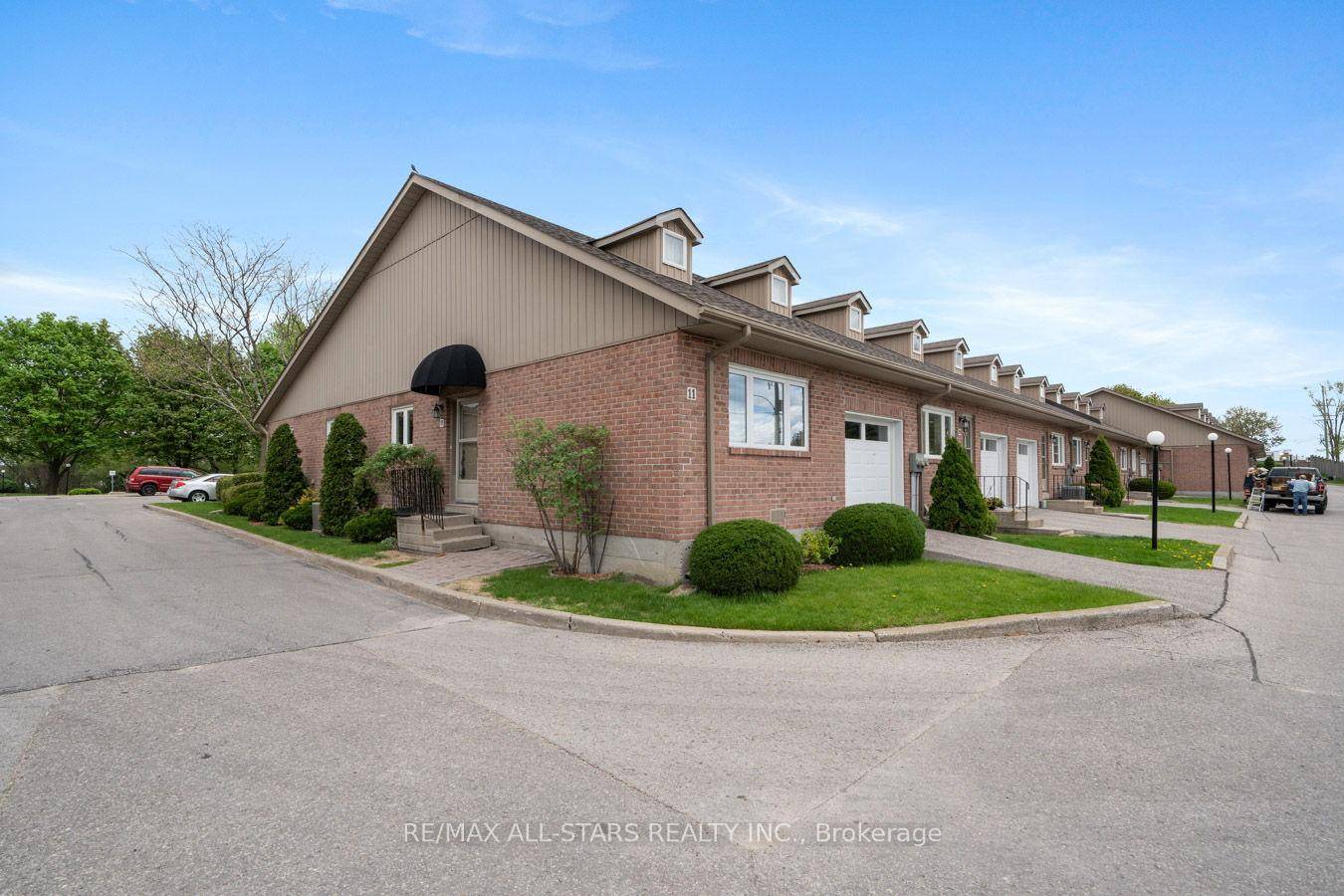 Two bedroom bungalow end unit condominium with single garage in Leewind Condominium community ; excellent location within downtown Port Perry for ease of access to shops, banks, restaurants, library, Palmer ...