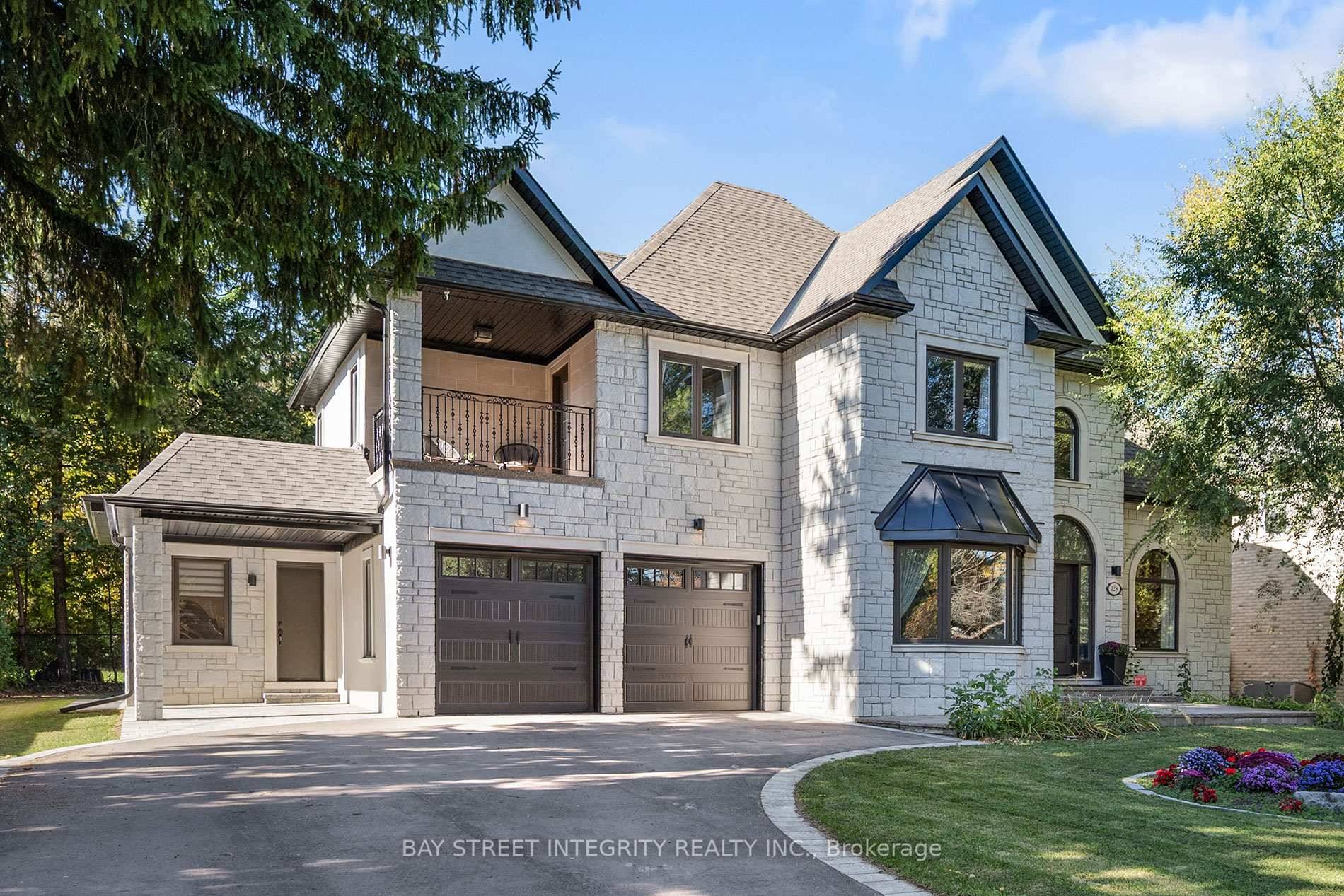 Live In A Park ! Welcome To 128 Park Cres, A Stunning amp ; Sun Filled 5 2 Bedroom, 6 Bathroom Detached Home In Prestigious Oak Ridges Lake Wilcox !