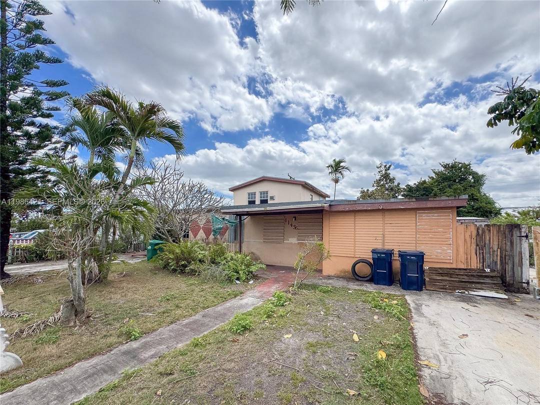 Located in the desirable Westwood Lake neighborhood of Southwest Miami, this 5 bedroom, 3 bathroom home offers approximately 2, 154 sq ft of living space on a 7, 492 sq ...