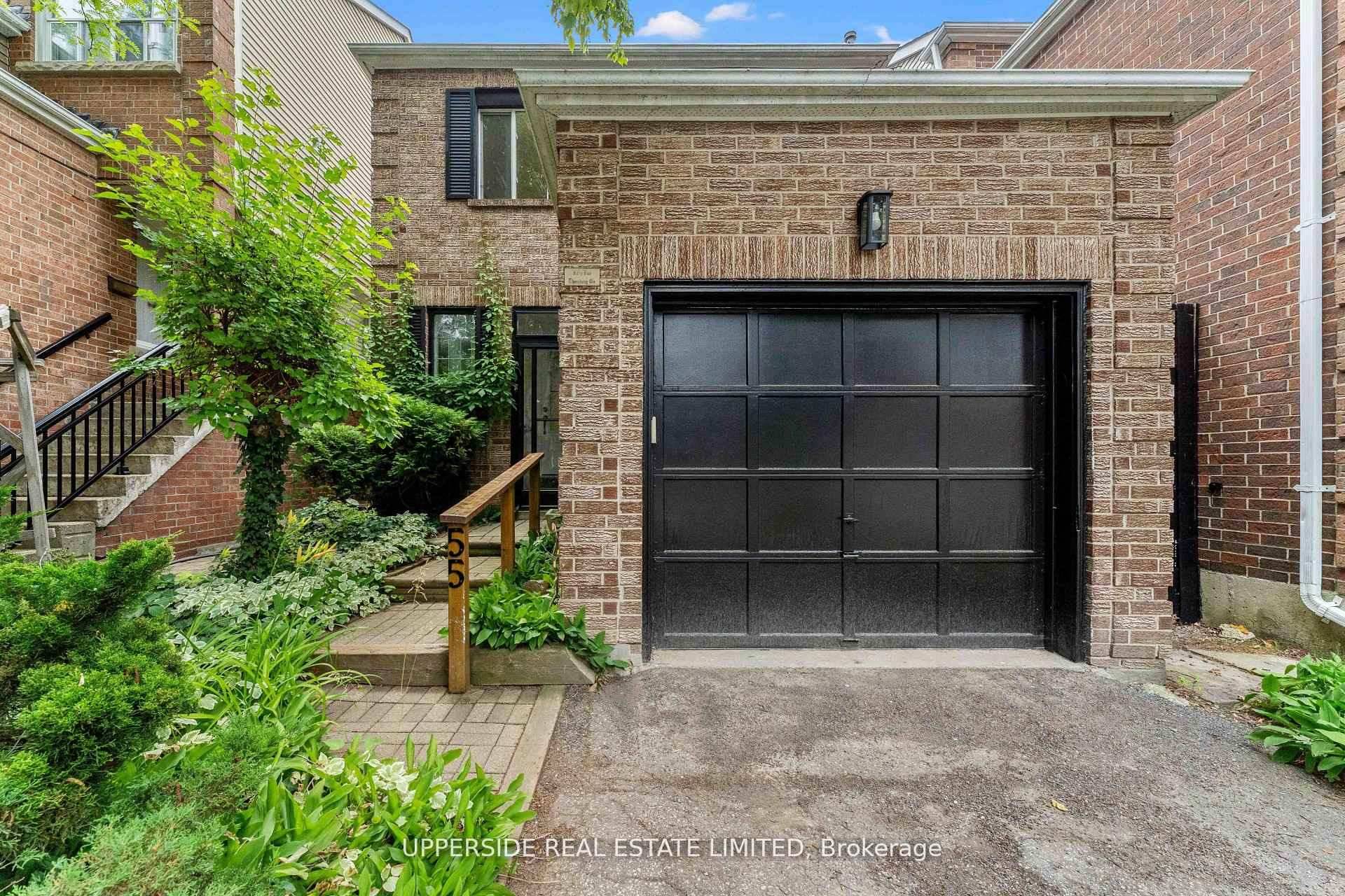 A beautifully renovated 3 bedroom, 4 bath home in the sought after Thornhill community, with over 100, 000 in upgrades completed in 2025.