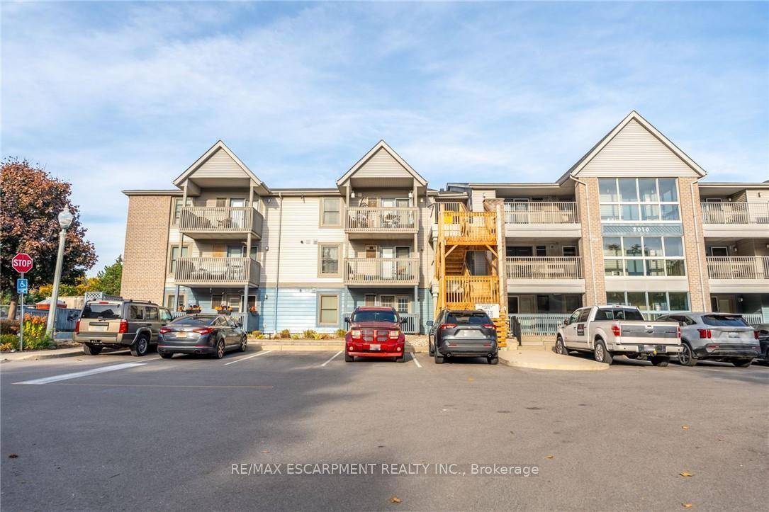 This condo is absolutely beautiful, you will love everything about it !