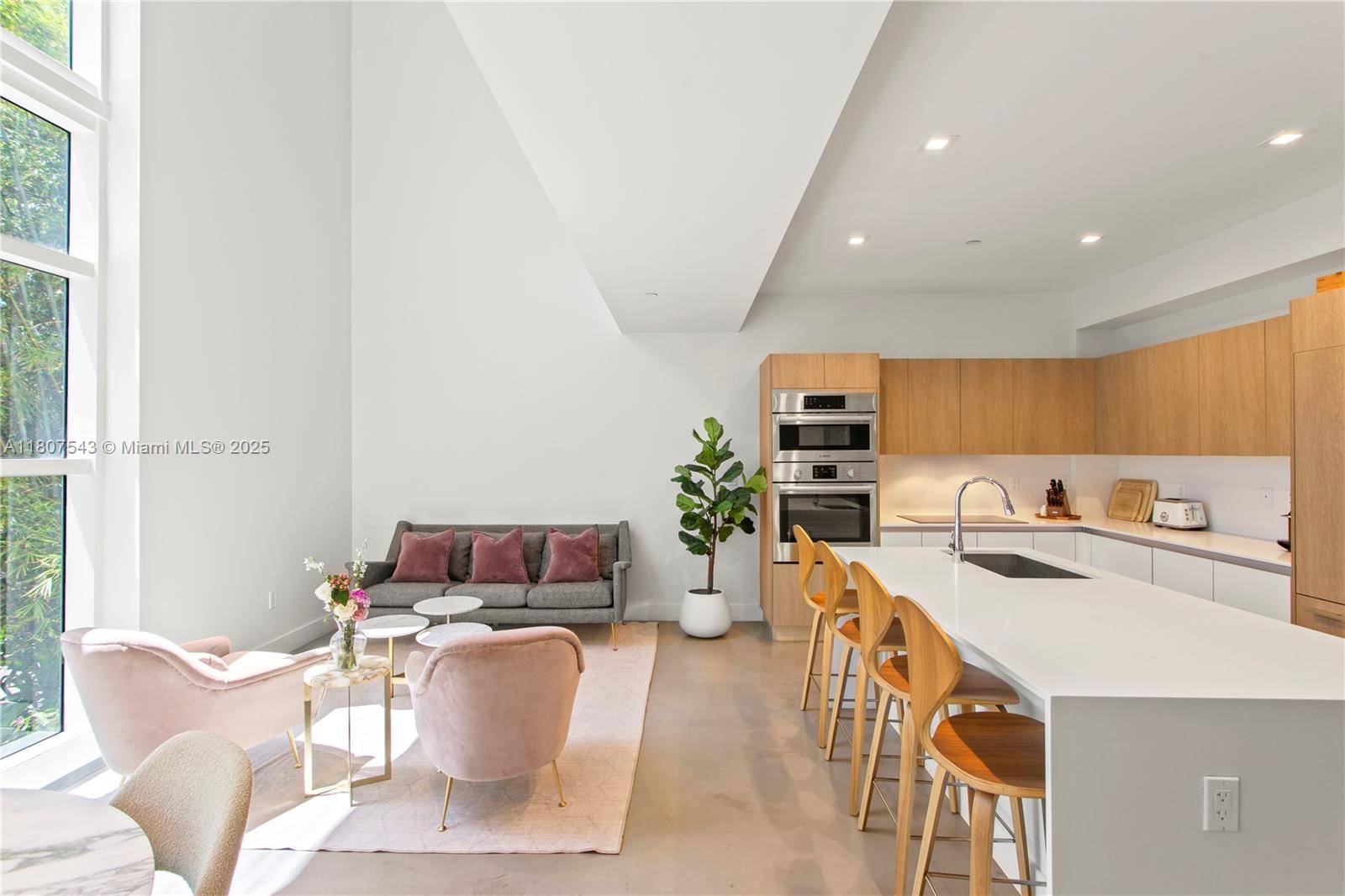 Experience effortless Miami living at One Bay Residences, located just moments from the Miami Design District.