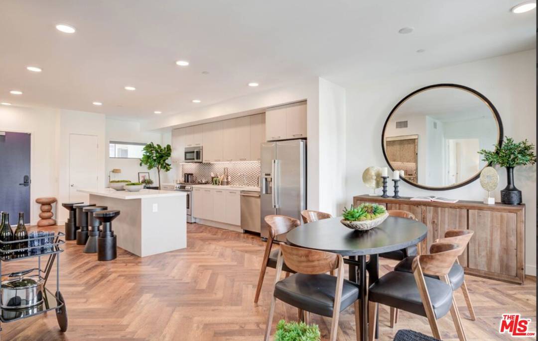 1250 N Fairfax Ave 1BR Hollywood Hills East La