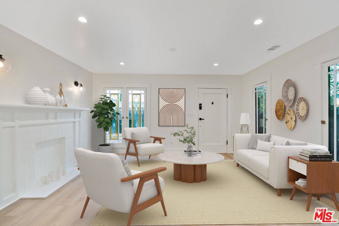 7957   Fountain Ave 1BR Hollywood Hills East La