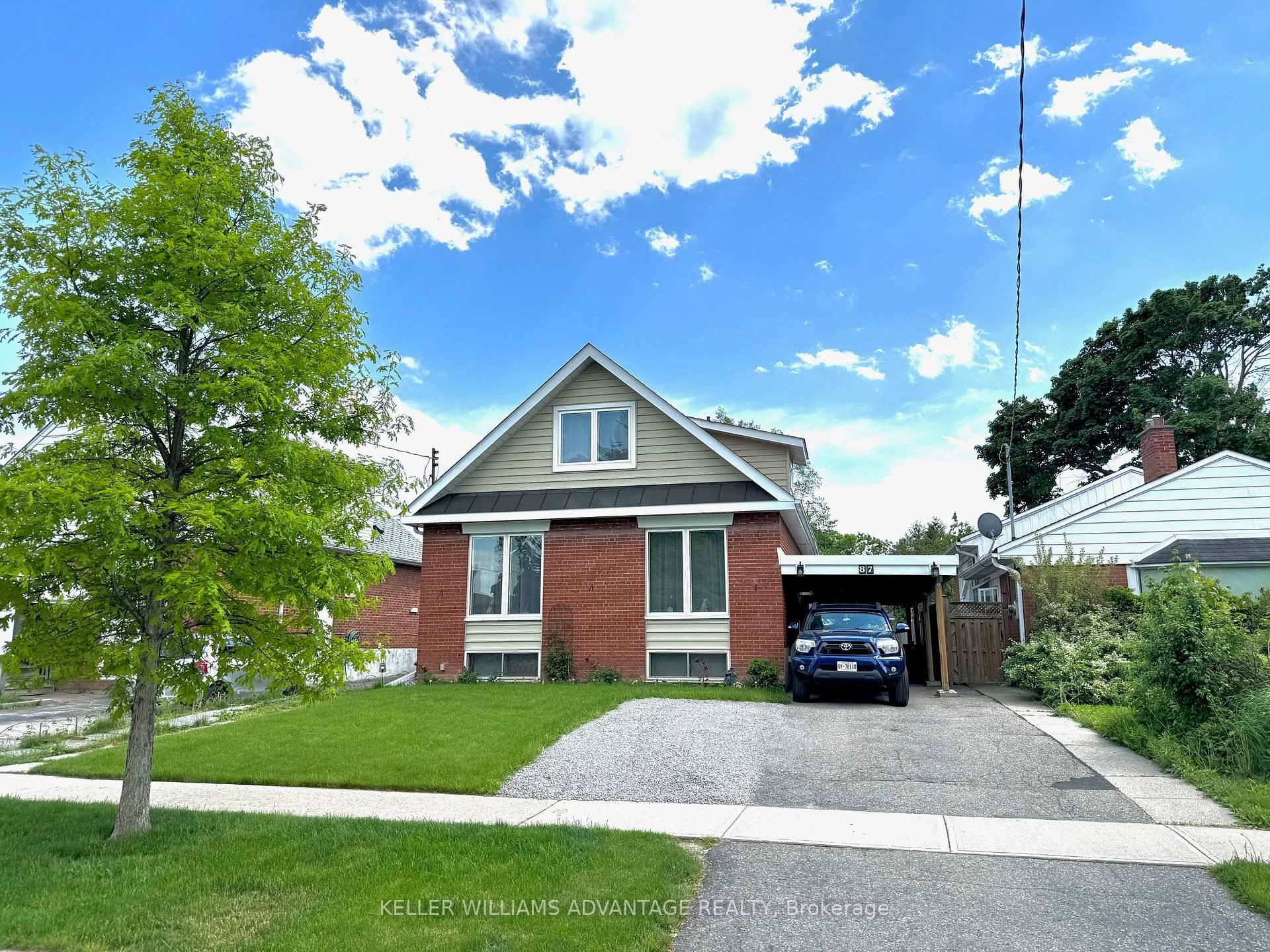 4 Bedroom, 2 Storey, Detached on a 42 x 125 ft Lot !