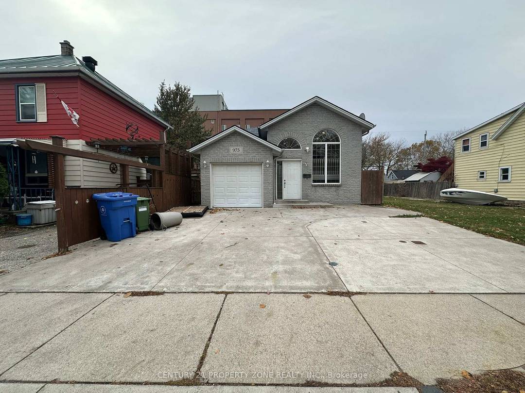 Beautiful custom built 2006 detached home in a high demand Windsor location offering 3 1 bedrooms and vacant possession.