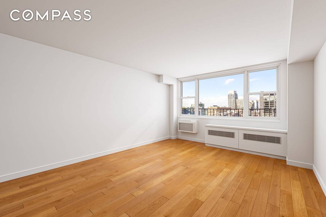 Standout WV One Bedroom with Epic Views Perched high above the West Village on the 19th floor, this one bedroom offers sweeping, open vistas of historic Meatpacking District with engaging ...