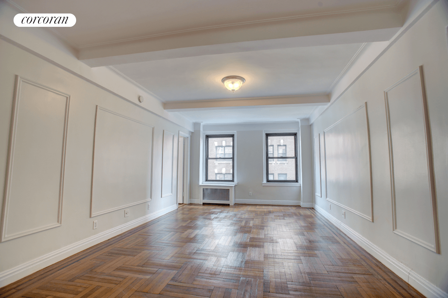 Sprawling, classic 6 apartment in a doorman building.