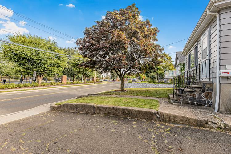 Renovated property in the Waterside of Stamford.