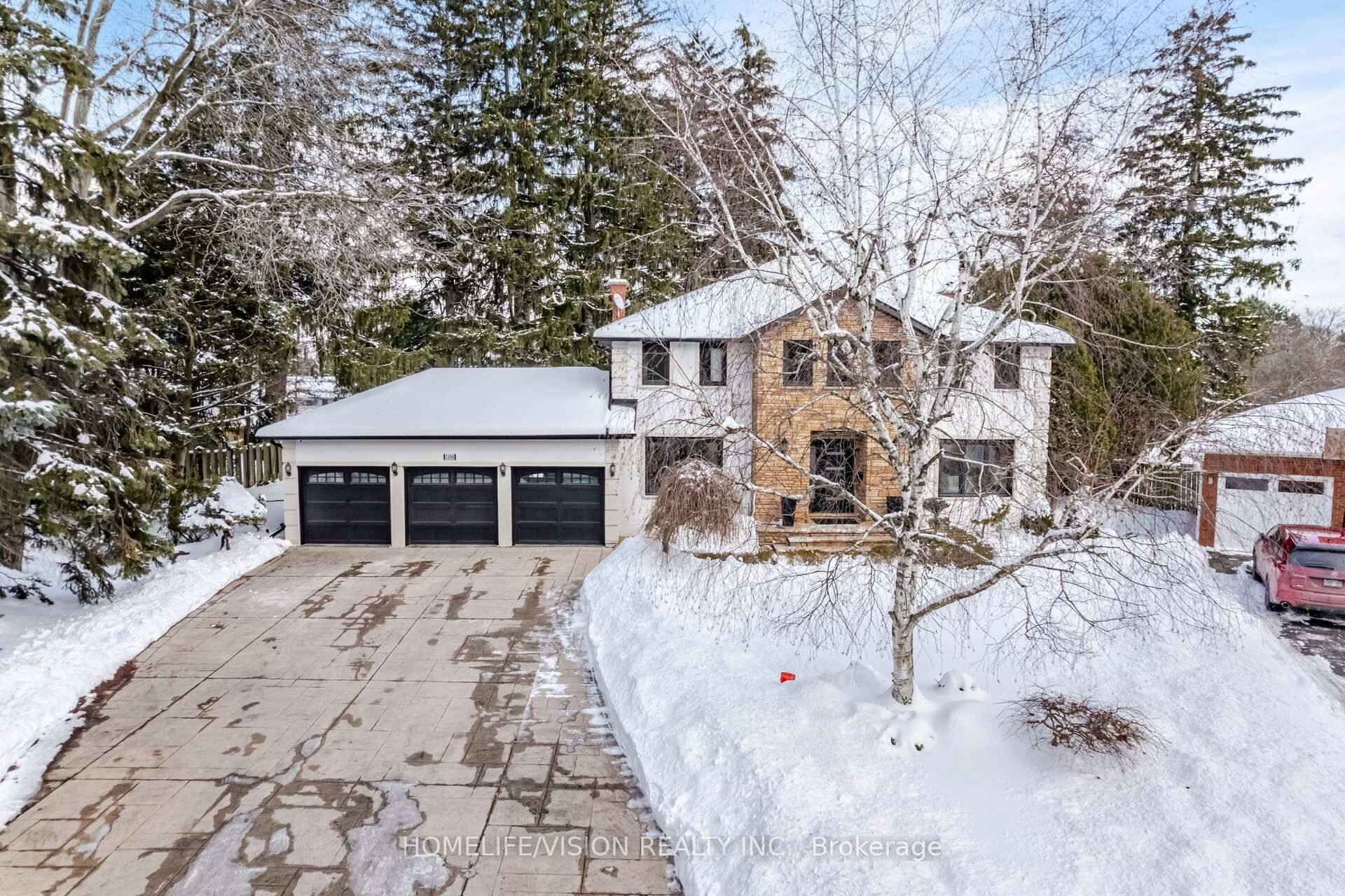 Luxury 5 1 Bedroom Estate in Exclusive Mississauga Rd.