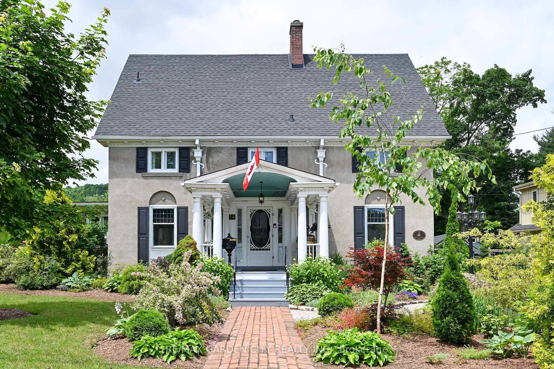 STATELY 2 1 2 STORY GEORGIAN STYLE DESIGNATED HISTORICAL HOME.