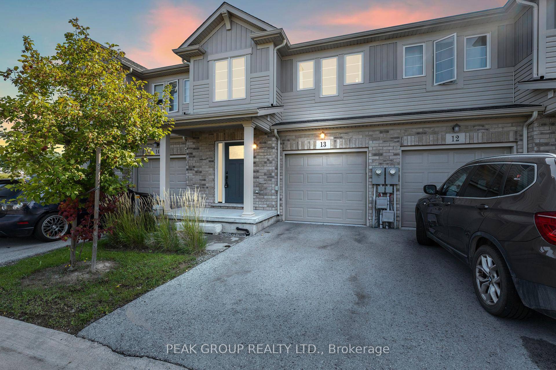 Move In Ready Townhome ! Welcome to this beautifully appointed 3 bedroom, 3 bathroom townhome, thoughtfully designed to offer both style and functionality.