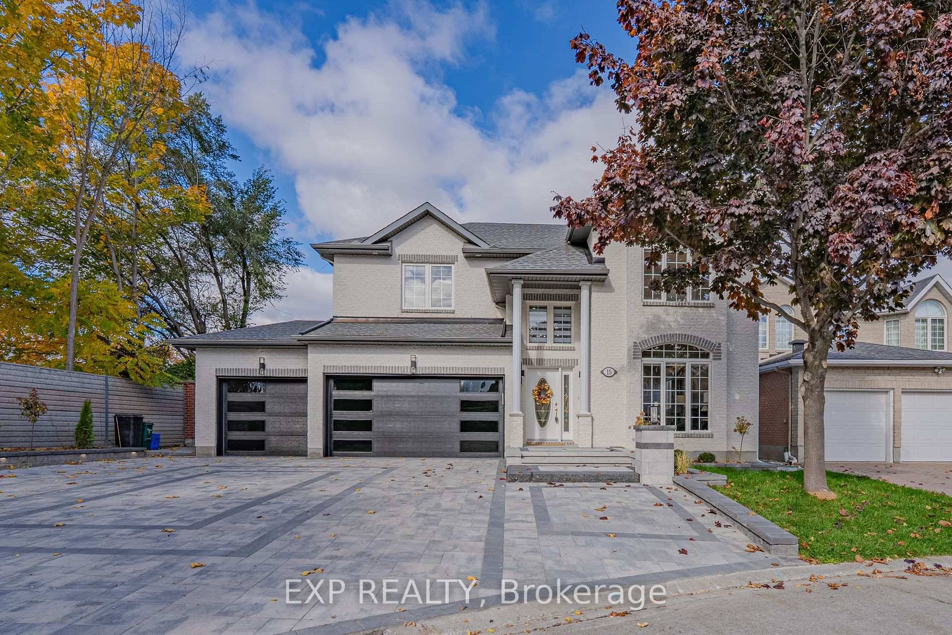 Nestled along the tranquil Rideau River in a private and peaceful community, this stunning 6 bedroom, 4 bathroom corner lot single home awaits your visit !