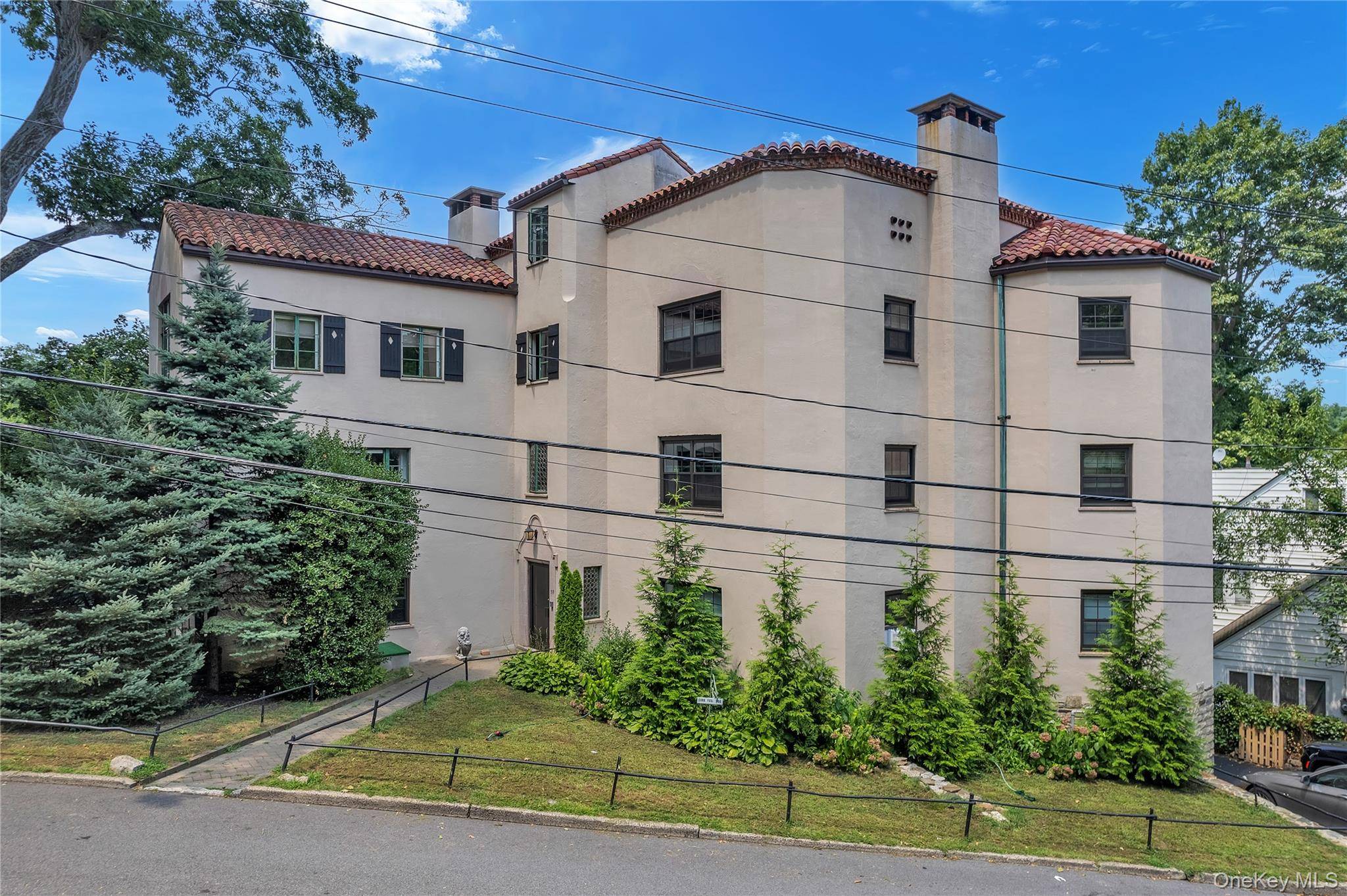 ONE MONTH FREE for a 18 month lease if you sign for September 1st Experience modern living in the heart of Bronxville with this beautifully renovated 2 bedroom, 1 bathroom ...