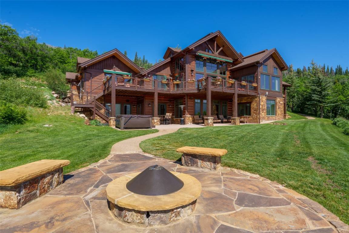 Sweetwater Estate at Agate Creek Preserve 8444 sq ft, exquisitely furnished, residence represents a timeless masterpiece in Steamboat Springs.